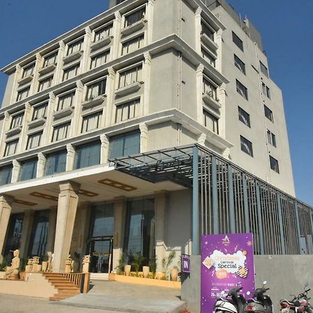 Hotel Accord Premier Raigarh Kültér fotó