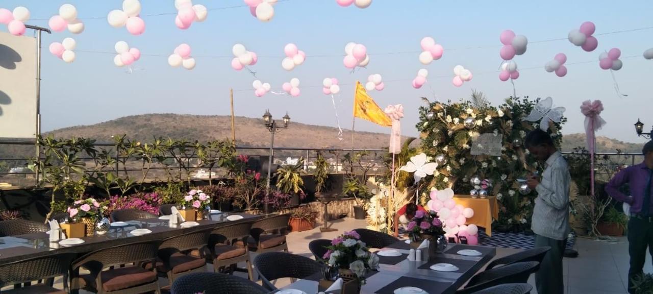 Hotel Accord Premier Raigarh Kültér fotó
