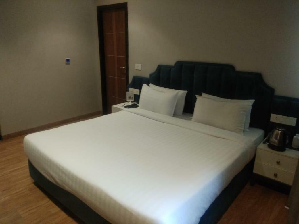 Hotel Accord Premier Raigarh Kültér fotó