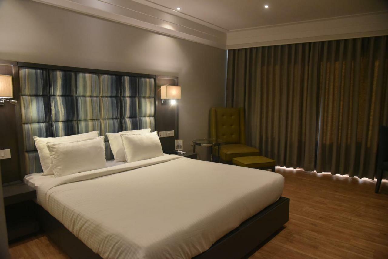Hotel Accord Premier Raigarh Kültér fotó