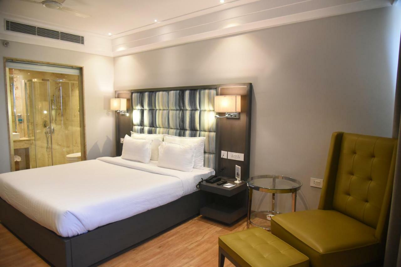 Hotel Accord Premier Raigarh Kültér fotó