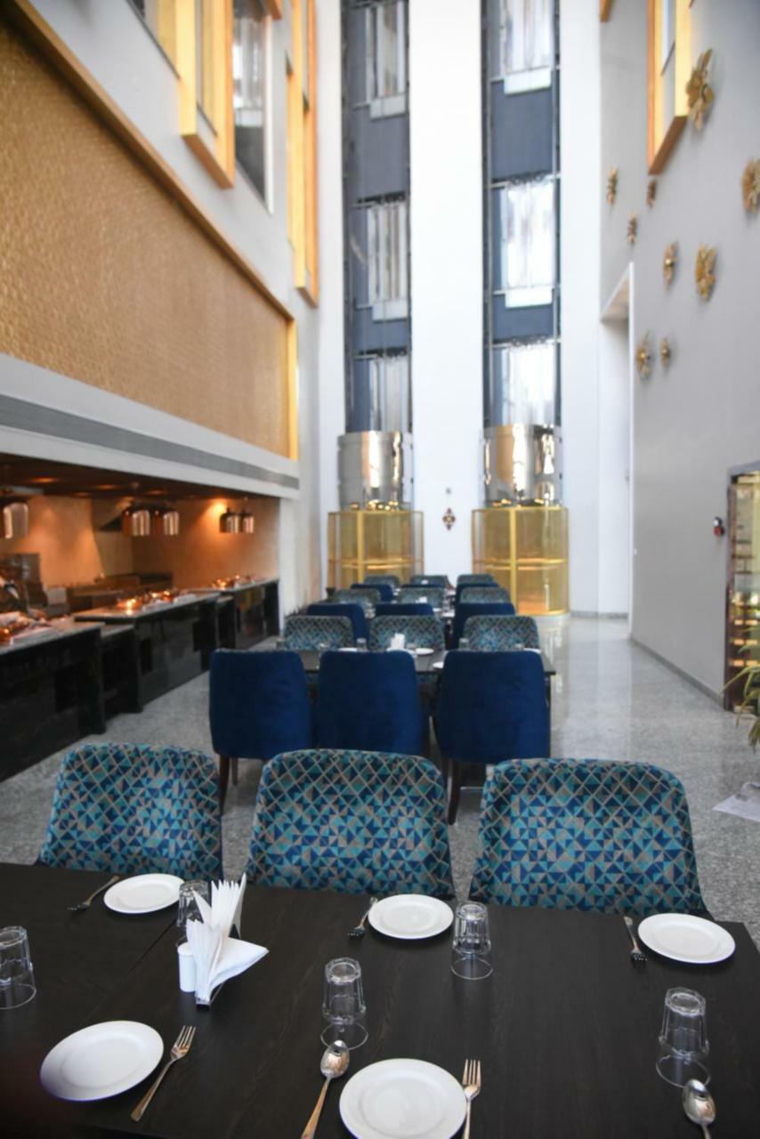 Hotel Accord Premier Raigarh Kültér fotó