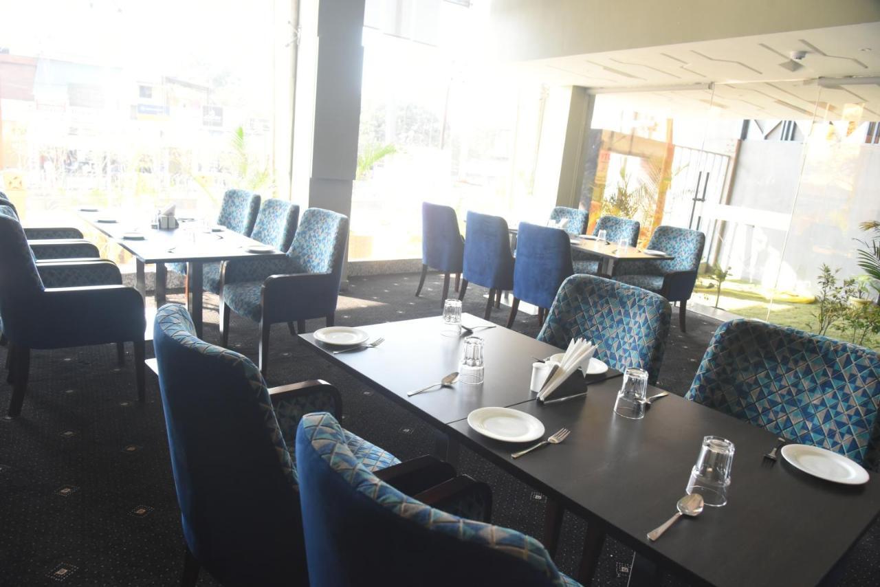 Hotel Accord Premier Raigarh Kültér fotó